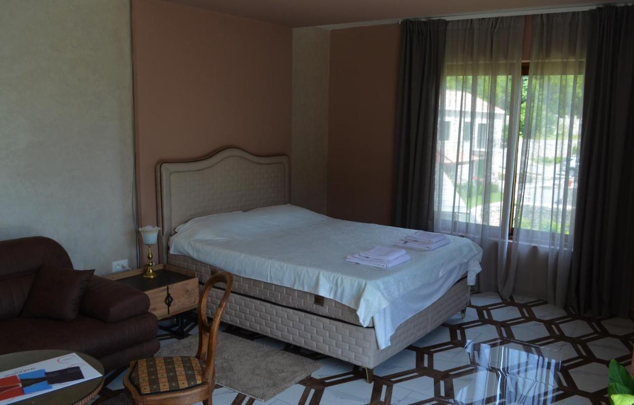 Markovic Winery And Estate Apartments ツェティニェ エクステリア 写真